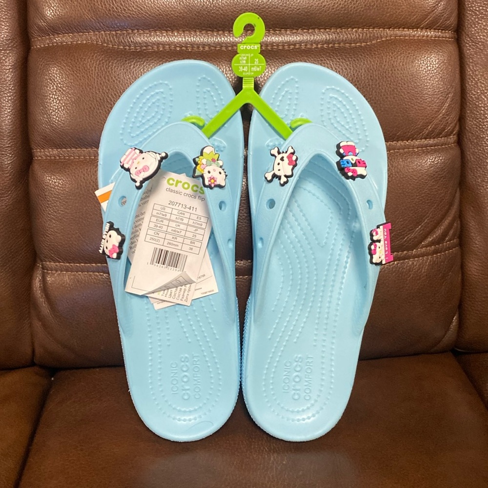 Crocs Classic Women's Hello Kitty Flip Flop Sandals
